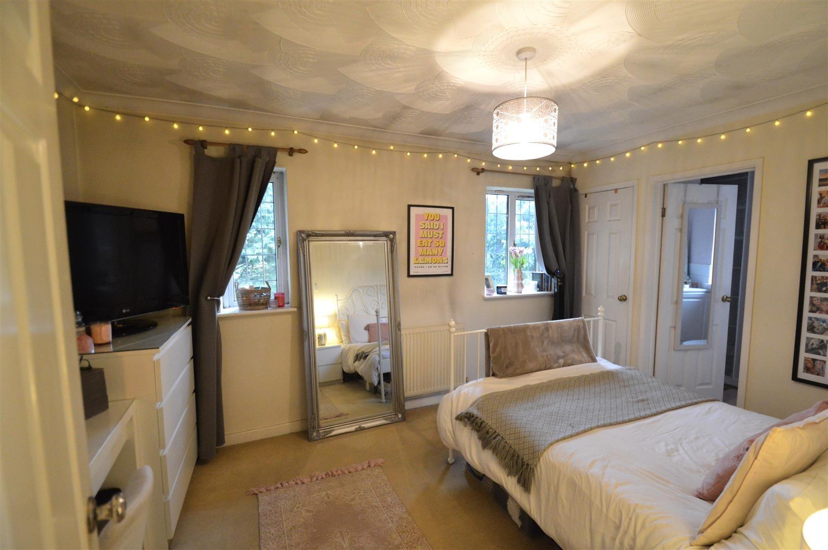 14 Great House Meadow, Llantwit Major, Vale Of Glamorgan CF61 1SU